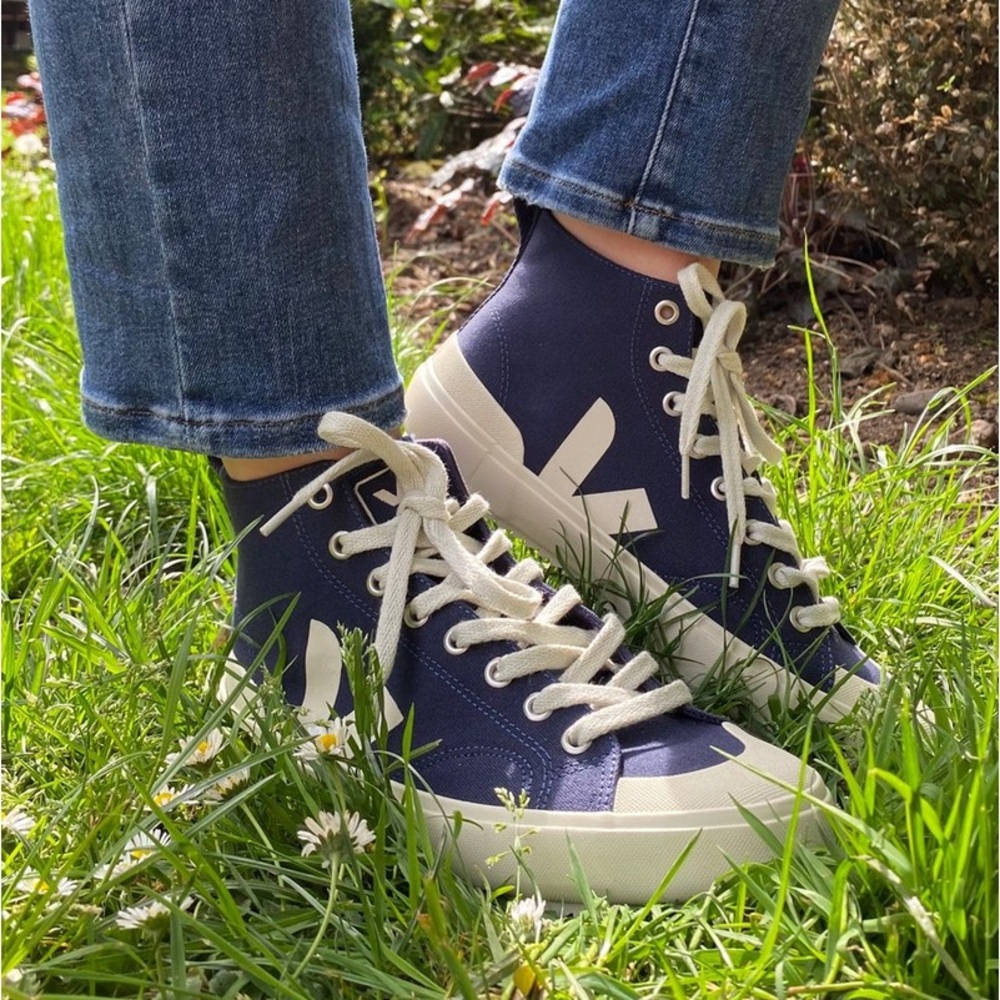 Veja Nova High Top Shoes